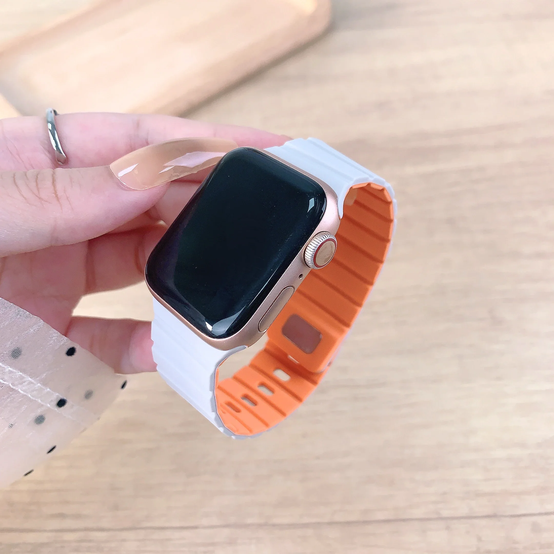 Magnetic Silicone Strap for Ap - đánh giá và giá Smartwatch Apple Watches For Men